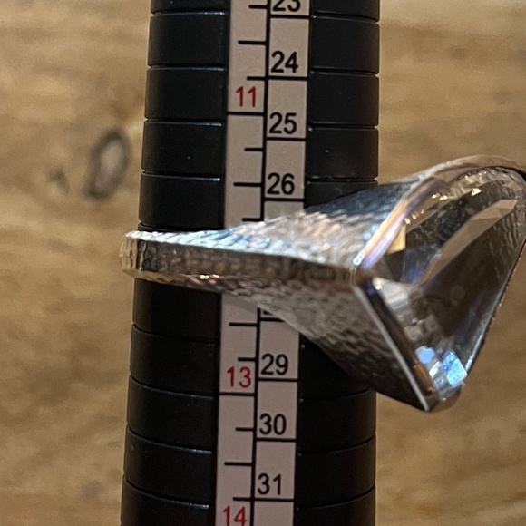 Deb Guyot faceted quartz ring in hammered sterling, big and bold size 12 - Picture 5 of 16